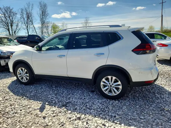 5N1AT2MV1JC810780 2018 NISSAN ROGUE - Image 2