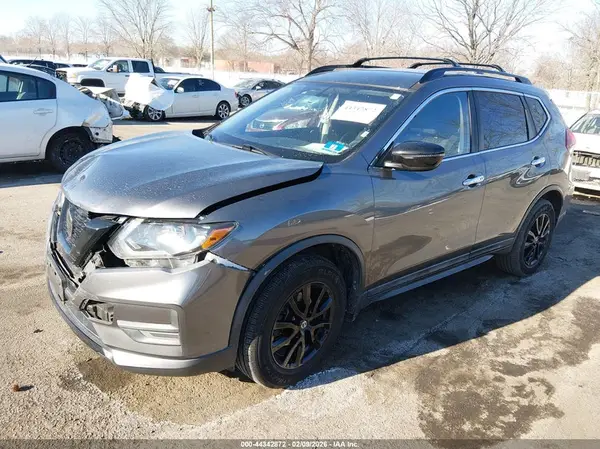 5N1AT2MV1JC819592 2018 NISSAN ROGUE - Image 2
