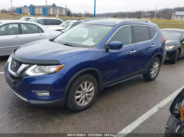5N1AT2MV1JC824534 2018 NISSAN ROGUE - Image 2