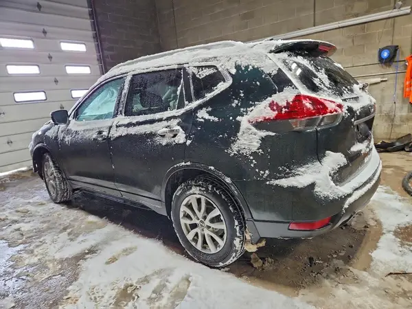 5N1AT2MV1JC831726 2018 NISSAN ROGUE - Image 2