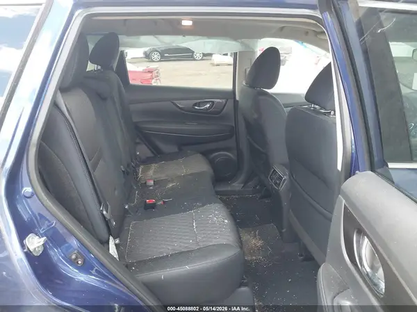 5N1AT2MV1JC841463 2018 NISSAN ROGUE - Image 8