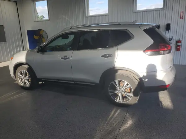 5N1AT2MV1JC844699 2018 NISSAN ROGUE - Image 2