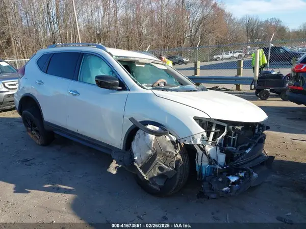 5N1AT2MV1KC705335 2019 NISSAN ROGUE - Image 1