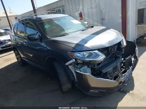 5N1AT2MV1KC738254 2019 NISSAN ROGUE - Image 1