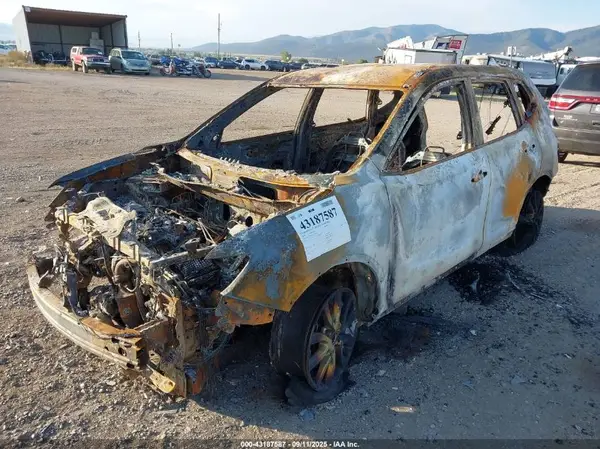 5N1AT2MV1KC740117 2019 NISSAN ROGUE - Image 2