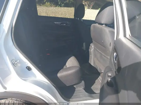 5N1AT2MV1KC757869 2019 NISSAN ROGUE - Image 8