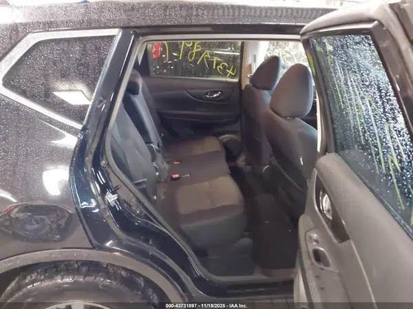 5N1AT2MV1KC765406 2019 NISSAN ROGUE - Image 8