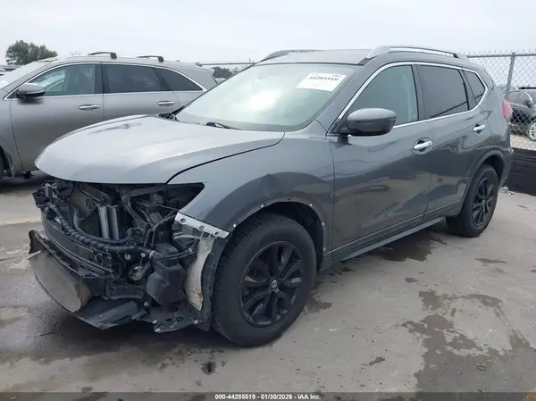 5N1AT2MV1KC769200 2019 NISSAN ROGUE - Image 2