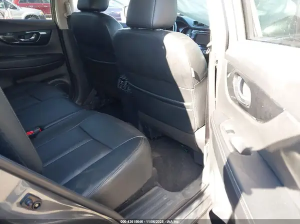 5N1AT2MV1KC805256 2019 NISSAN ROGUE - Image 8