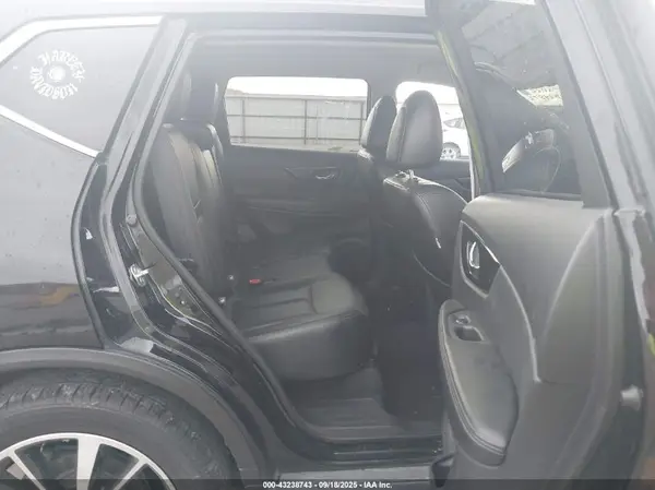 5N1AT2MV1KC827709 2019 NISSAN ROGUE - Image 8