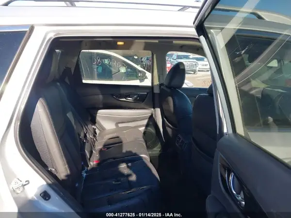 5N1AT2MV1KC832148 2019 NISSAN ROGUE - Image 8