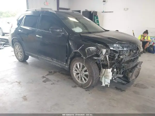 5N1AT2MV1LC745674 2020 NISSAN ROGUE - Image 1