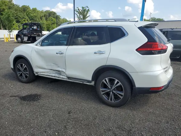 5N1AT2MV2HC733735 2017 NISSAN ROGUE - Image 2