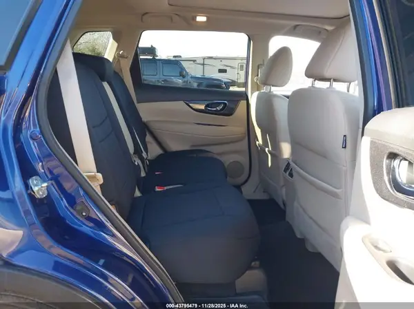 5N1AT2MV2HC735825 2017 NISSAN ROGUE - Image 8
