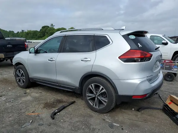 5N1AT2MV2HC741754 2017 NISSAN ROGUE - Image 2