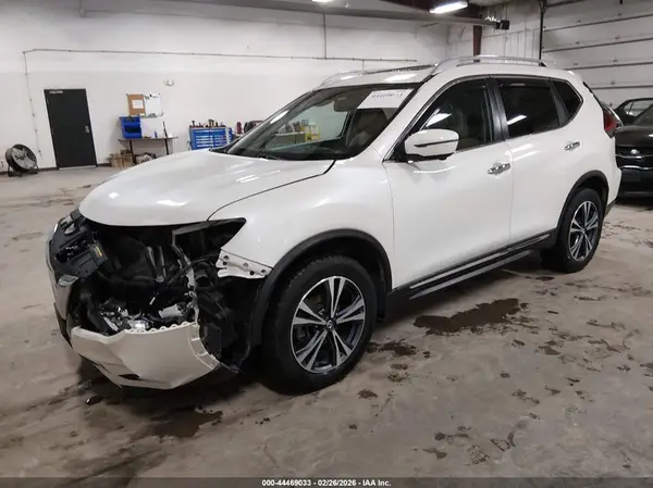 5N1AT2MV2HC744928 2017 NISSAN ROGUE - Image 2