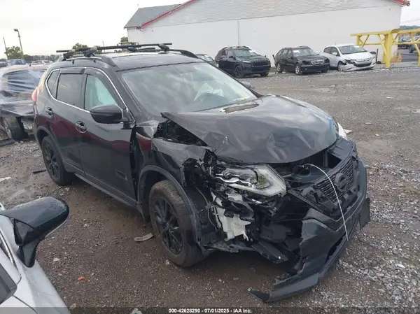 5N1AT2MV2HC757212 2017 NISSAN ROGUE - Image 1