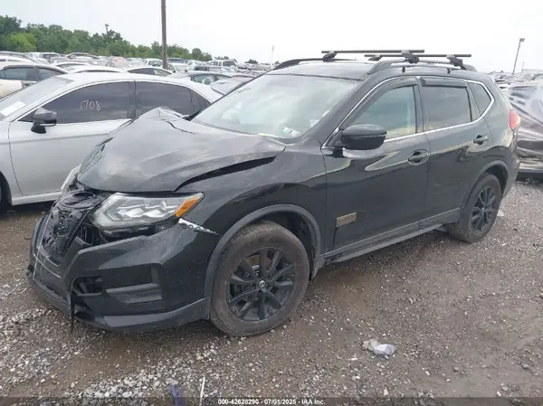 5N1AT2MV2HC757212 2017 NISSAN ROGUE - Image 2