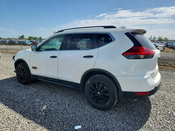 5N1AT2MV2HC758442 2017 NISSAN ROGUE - Image 2