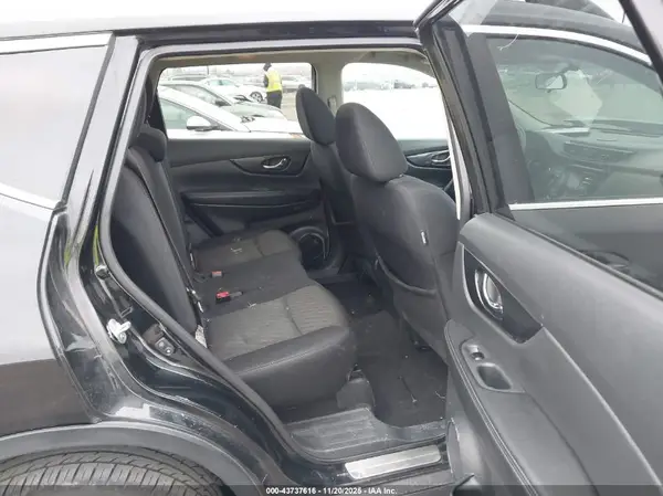 5N1AT2MV2HC759106 2017 NISSAN ROGUE - Image 8
