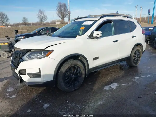 5N1AT2MV2HC759137 2017 NISSAN ROGUE - Image 2