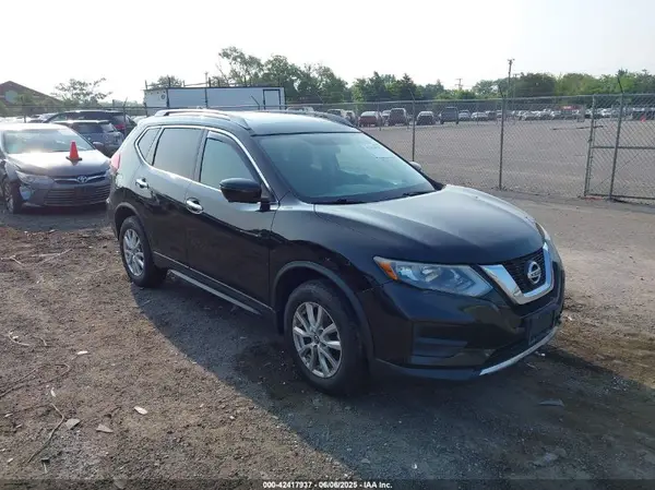 5N1AT2MV2HC759302 2017 NISSAN ROGUE - Image 1