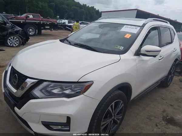 5N1AT2MV2HC761244 2017 NISSAN ROGUE - Image 2