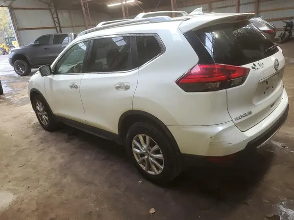 5N1AT2MV2HC762877 2017 NISSAN ROGUE - Image 2