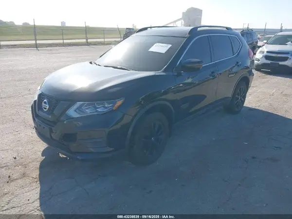 5N1AT2MV2HC765908 2017 NISSAN ROGUE - Image 2