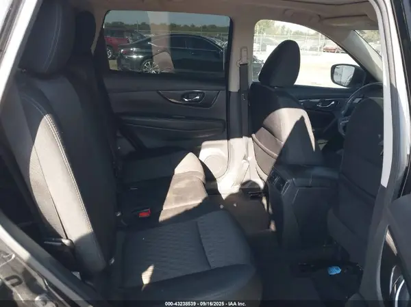 5N1AT2MV2HC765908 2017 NISSAN ROGUE - Image 8