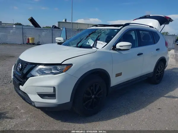 5N1AT2MV2HC766413 2017 NISSAN ROGUE - Image 2