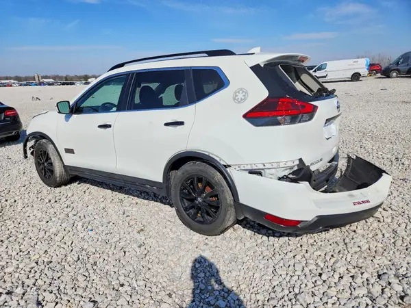 5N1AT2MV2HC767559 2017 NISSAN ROGUE - Image 2