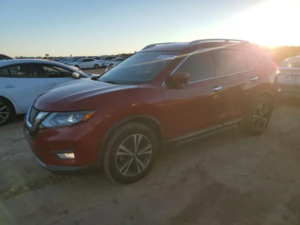 5N1AT2MV2HC768095 2017 NISSAN ROGUE - Image 1