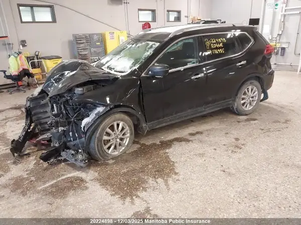 5N1AT2MV2HC772955 2017 NISSAN ROGUE - Image 2