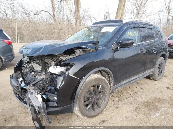 5N1AT2MV2HC778061 2017 NISSAN ROGUE - Image 2