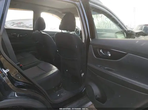 5N1AT2MV2HC778061 2017 NISSAN ROGUE - Image 8