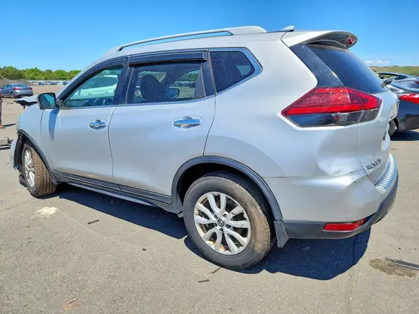 5N1AT2MV2HC779078 2017 NISSAN ROGUE - Image 2