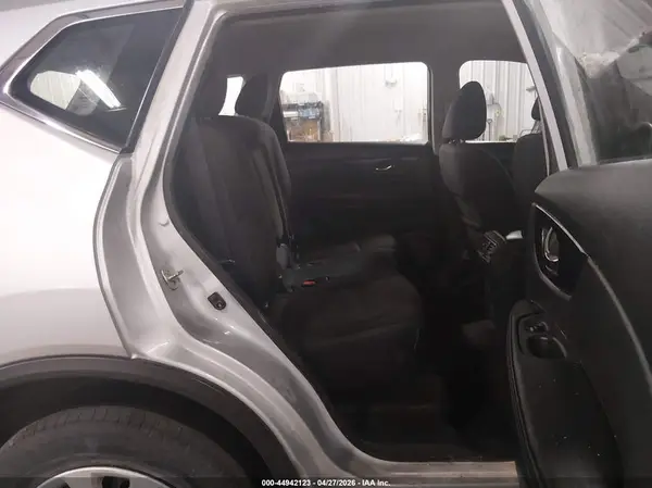 5N1AT2MV2HC784541 2017 NISSAN ROGUE - Image 8
