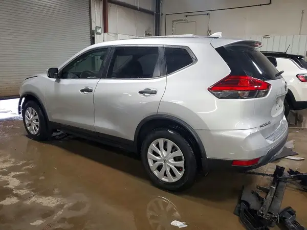 5N1AT2MV2HC784667 2017 NISSAN ROGUE - Image 2