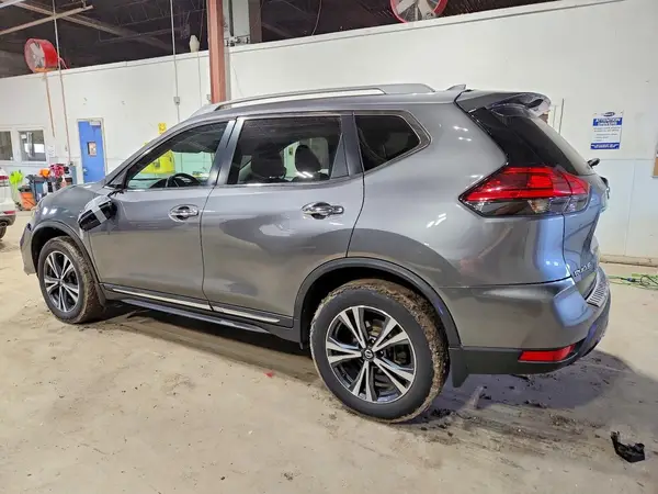 5N1AT2MV2HC789139 2017 NISSAN ROGUE - Image 2