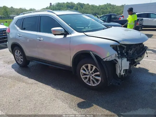 5N1AT2MV2HC793854 2017 NISSAN ROGUE - Image 1