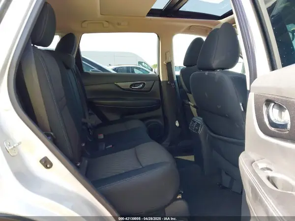 5N1AT2MV2HC793854 2017 NISSAN ROGUE - Image 8