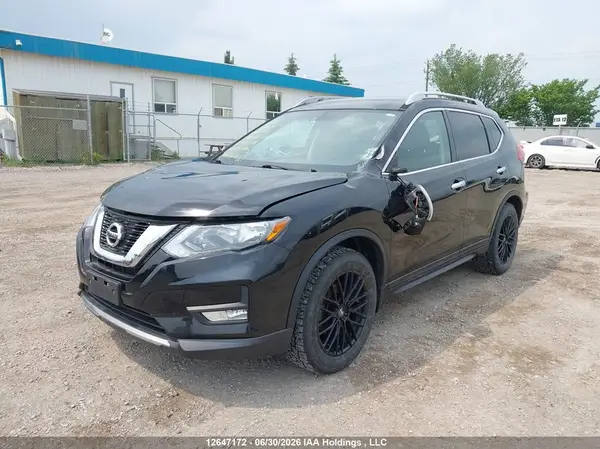 5N1AT2MV2HC795586 2017 NISSAN ROGUE - Image 2