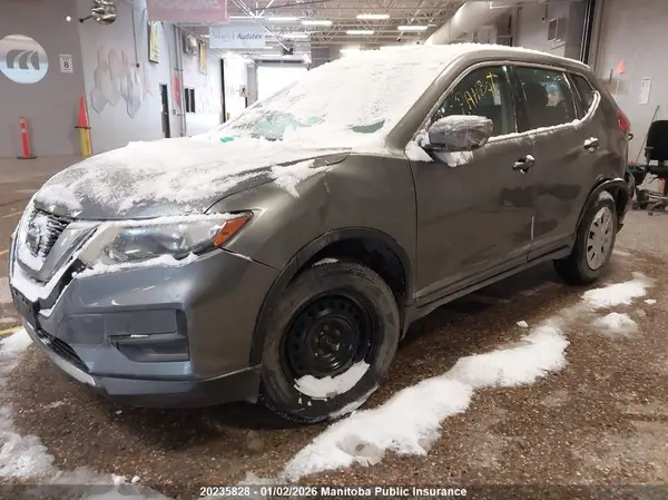 5N1AT2MV2HC796799 2017 NISSAN ROGUE - Image 2