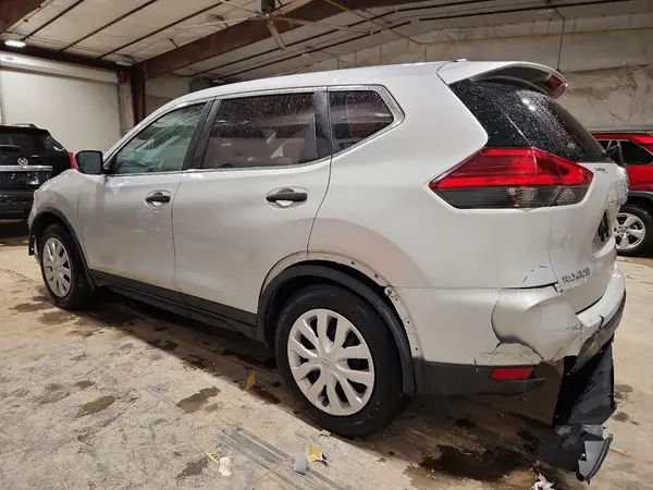 5N1AT2MV2HC797354 2017 NISSAN ROGUE - Image 2