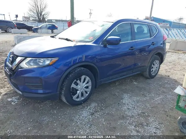 5N1AT2MV2HC797399 2017 NISSAN ROGUE - Image 2