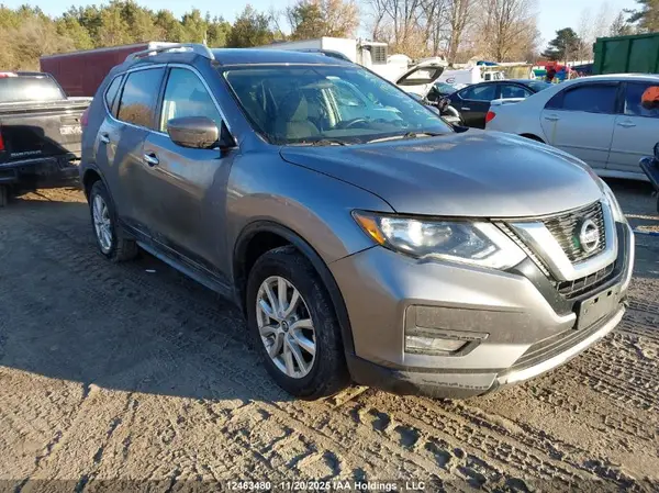 5N1AT2MV2HC799802 2017 NISSAN ROGUE - Image 1