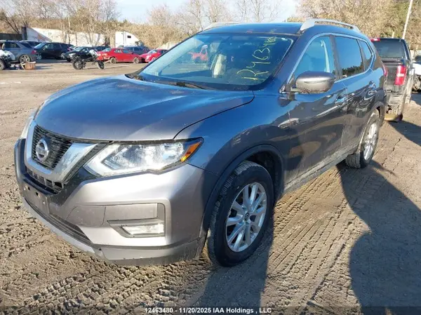 5N1AT2MV2HC799802 2017 NISSAN ROGUE - Image 2