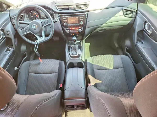 5N1AT2MV2HC804271 2017 NISSAN ROGUE - Image 8