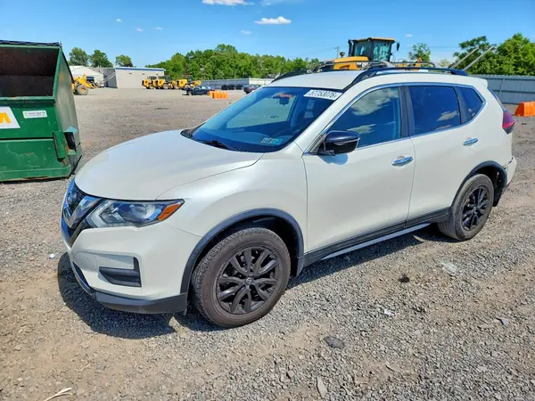 5N1AT2MV2HC812080 2017 NISSAN ROGUE - Image 1